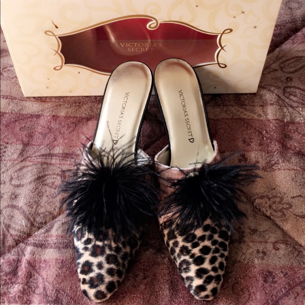 RARE-Vintage Victoria’s Secret kitten mule heel